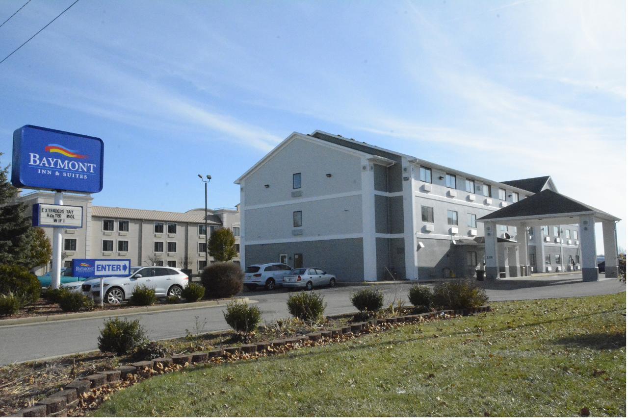 Baymont By Wyndham Anderson Hotel Exterior photo